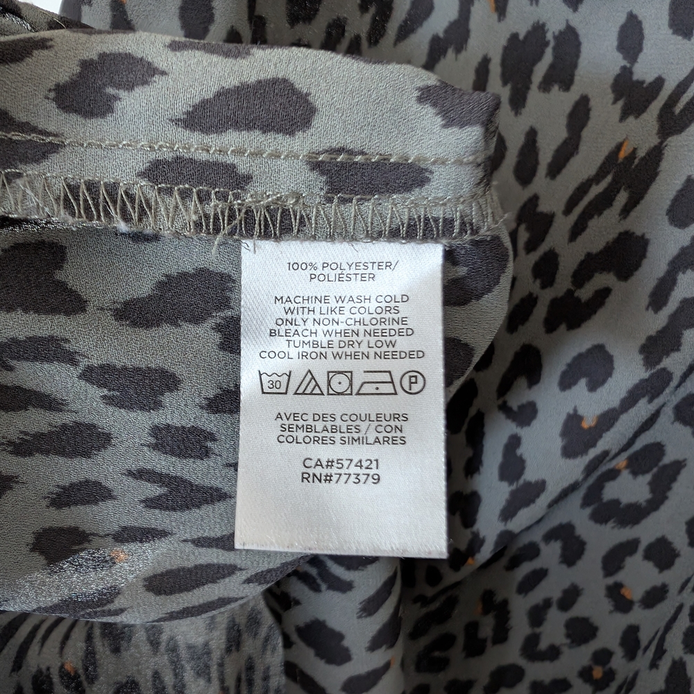LOFT Women's Size M Gray Leopard Print Top - Picture 8 of 10